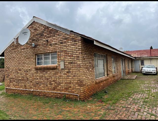 4 BEDROOM FREEHOLD FOR SALE IN EDENVALE CENTRAL